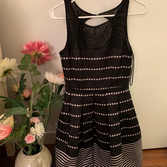 Party dress - Picture 1 of 1